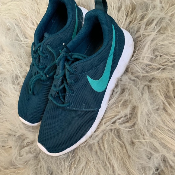 Teal Nike roshes💙 - Picture 3 of 3